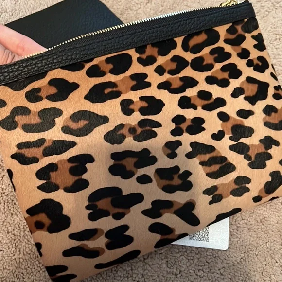 Limited stock! Clearance! New MCM one size pouch set $380+ tax - Picture 7 of 7